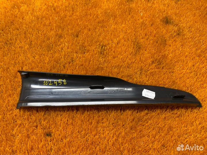 Накладка на порог салона задняя правая