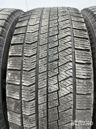Bridgestone Blizzak VRX2 225/55 R18 98Q
