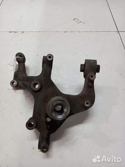 VW Jetta (NF) Vl кулак поворотный задний правый