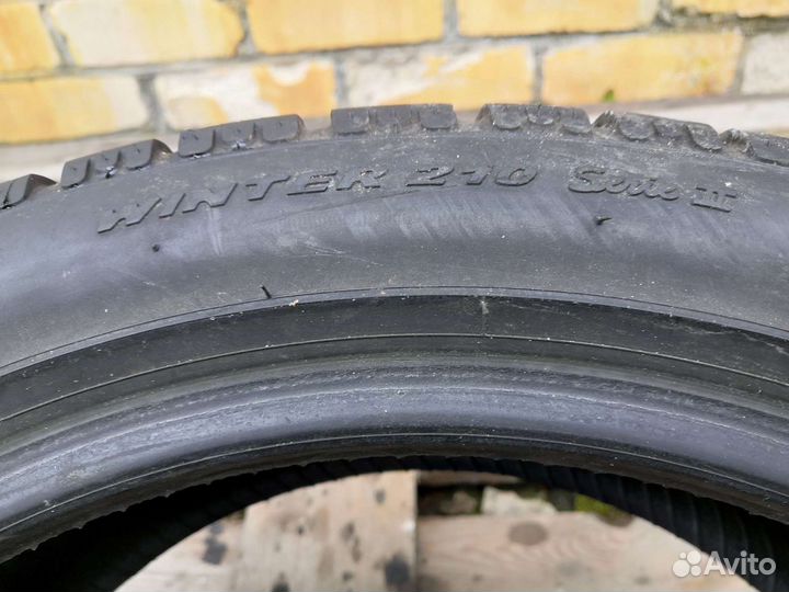 Pirelli Winter Sottozero 210 Serie II 215/45 R17
