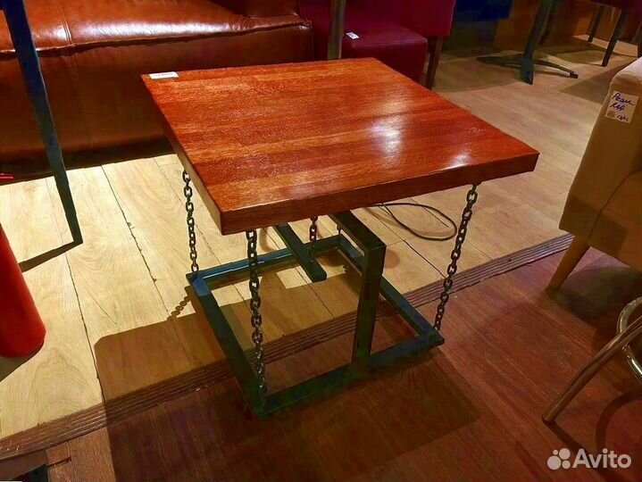 Левитирующий столик системы Тенсегрити