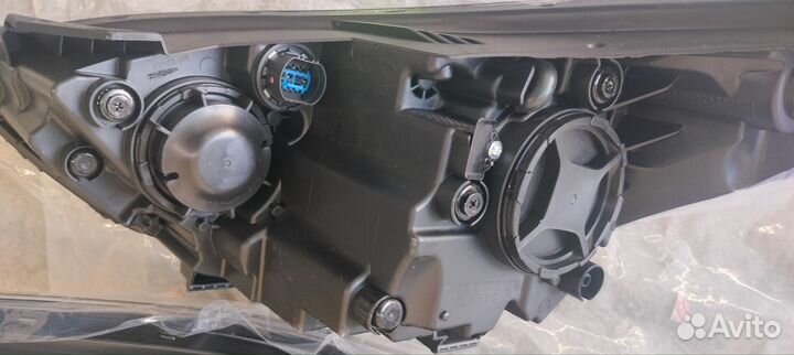 Фара левая и правая с корректором на Kia Cerato 4