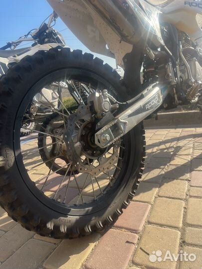 Кроссовый мотоцикл