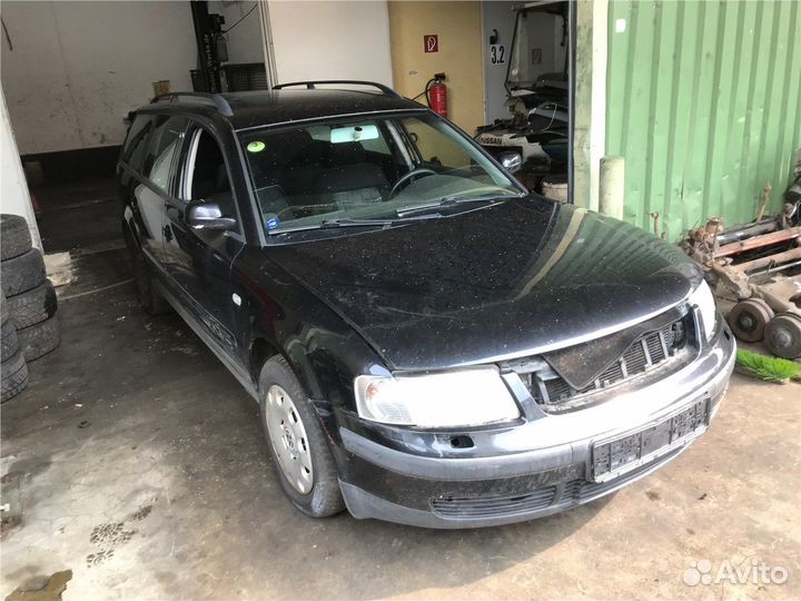 Разбор на запчасти Volkswagen Passat 5