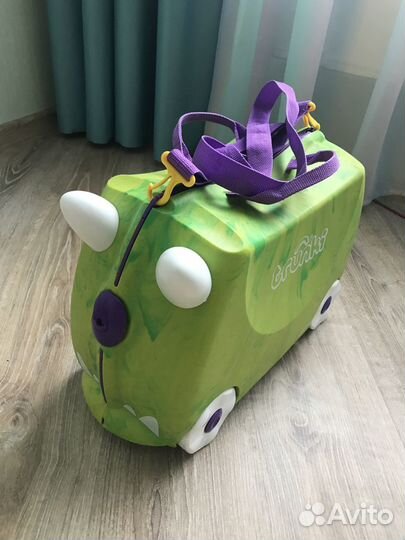 Чемодан на колесах детский