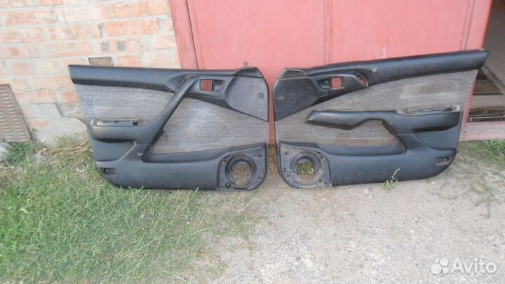 Дверные карты перед Toyota T190