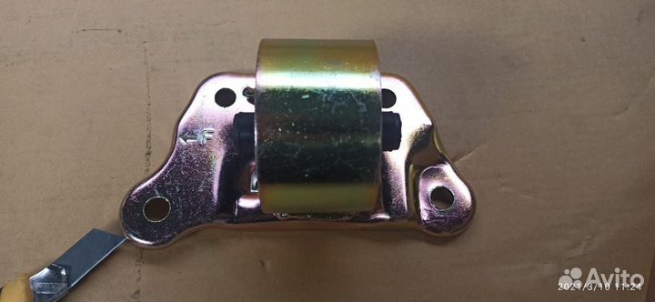 Опора двигателя Mitsubishi Outlander awsmi1184