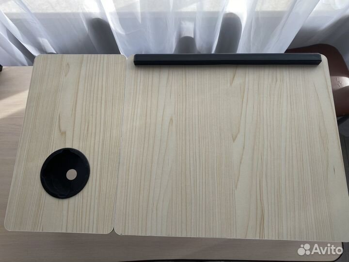 Стол для ноутбука