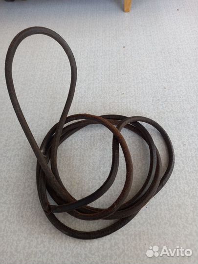 Швейная машинка Tikka, ремень, сьол без станины