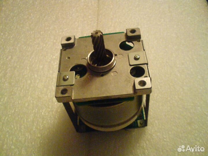 Встроенный серводвигатель для принтера BH60FT27-04