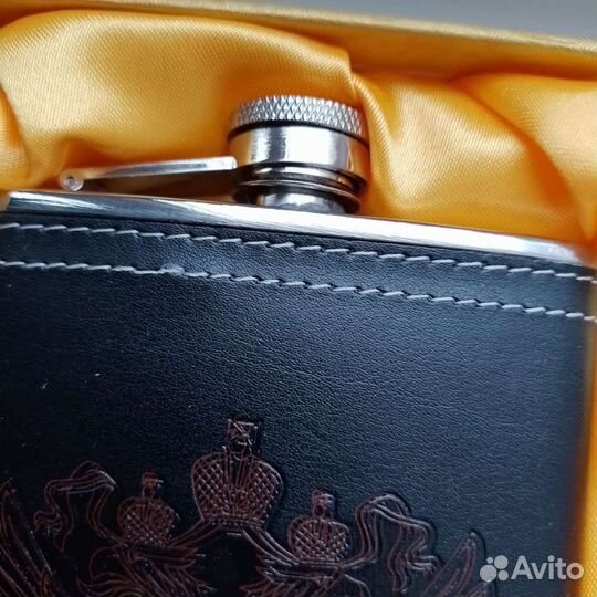 Подарочный набор фляжка и рюмки