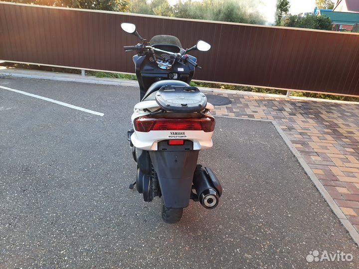 Максискутер Yamaha Majesty YP250