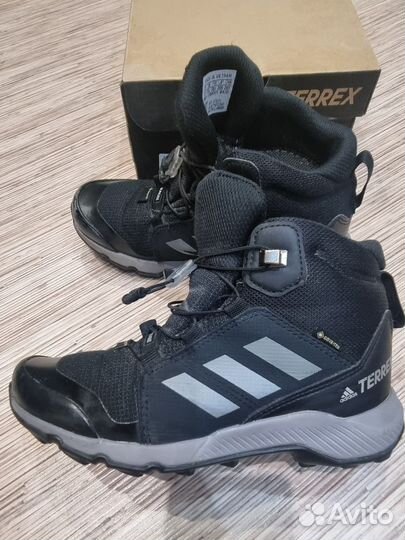 Кроссовки adidas terrex