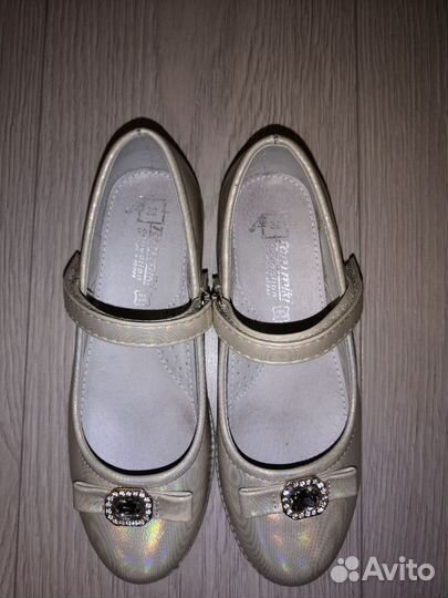 Нарядные туфли для девочки