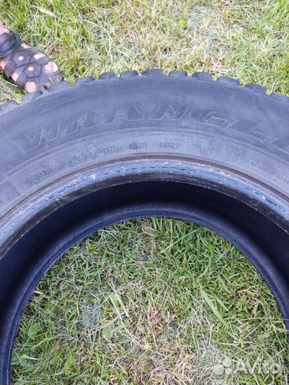 Goodyear Wrangler AT 265/65 R17