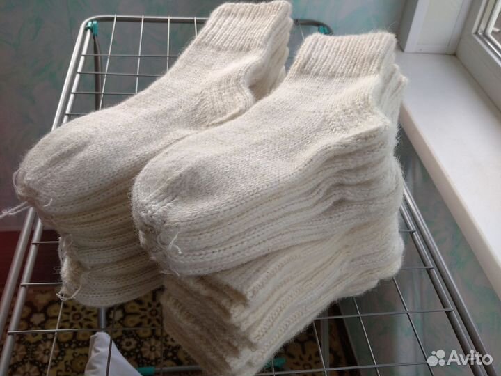 Носки ручного вязания из натуральной сырья