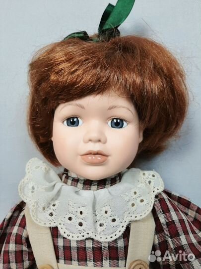 Фарфоровая кукла