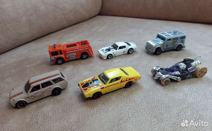 Машинки Hot wheels