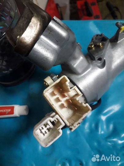 Замок зажигания toyota