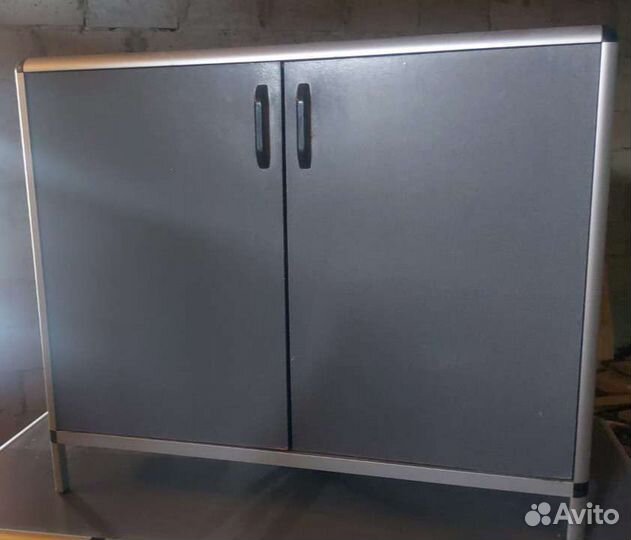 Шкаф-тумбочка массивная.95 см/80см/50см