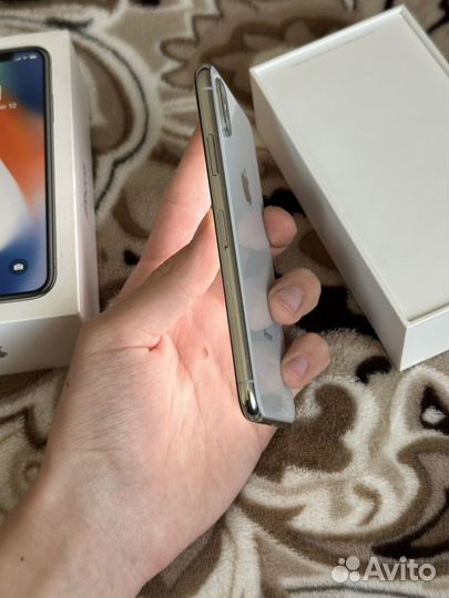 iPhone X, 64 ГБ