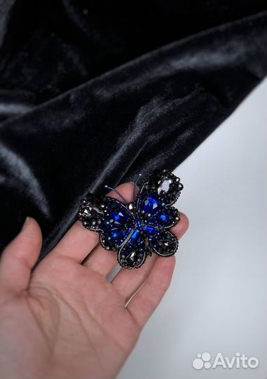 Броши в ассортименте