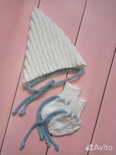 Вязаный комплект для новорождённого.Ручная работа