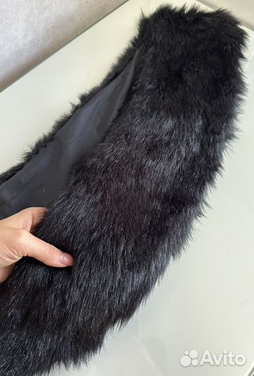Воротник и манжеты искуственного меха