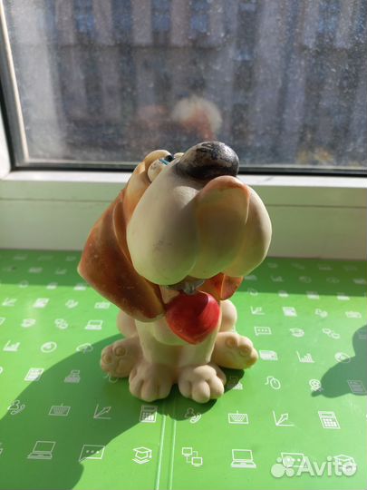 Статуэтка собака