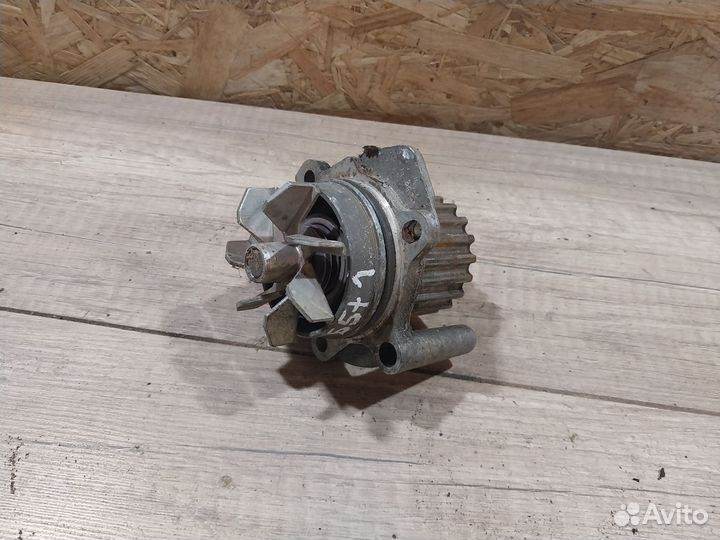 Водяной насос Volkswagen Passat B5 1.9 помпа