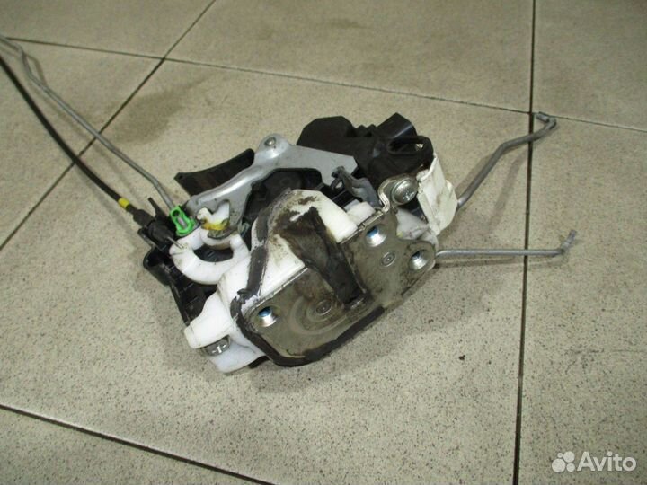 Замок двери передней левой Mitsubishi Lancer 9