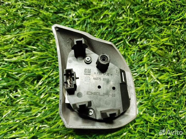 Кнопка многофункциональная на руле Opel Astra H 3