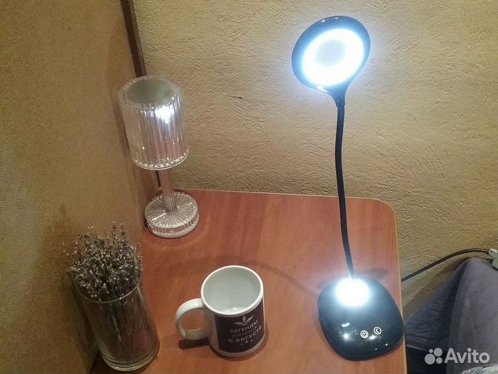 Лампа настольная