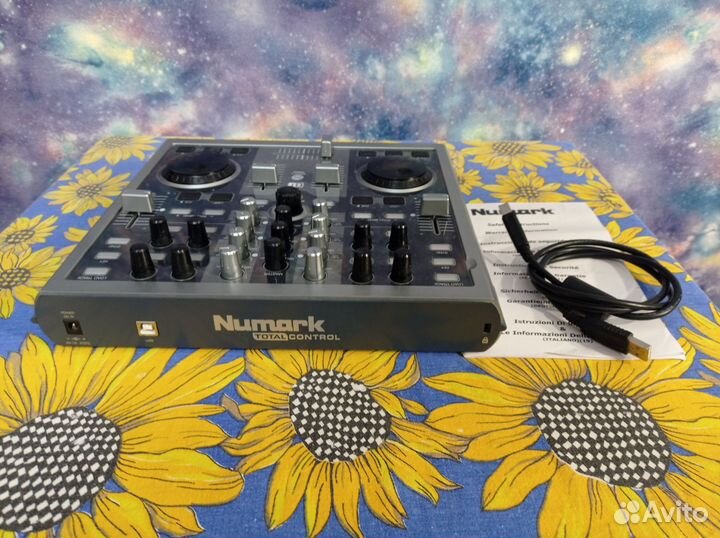 Midi контроллер DJ. Numark Total Control