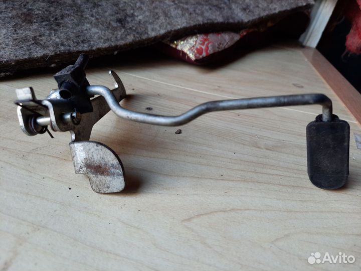 Защелка для капота 2109