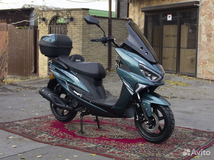 Новый макси-скутер Sky Way 150сс (49 cc)