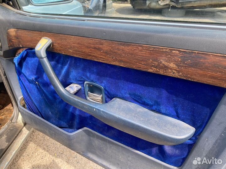 Ручки дверных обшивок BMW E23