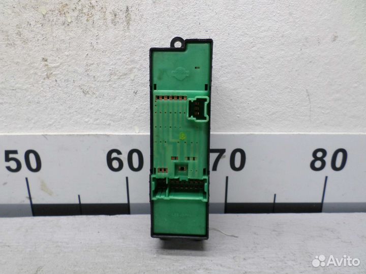 Кнопка стеклоподъемника Infiniti G 1 V35