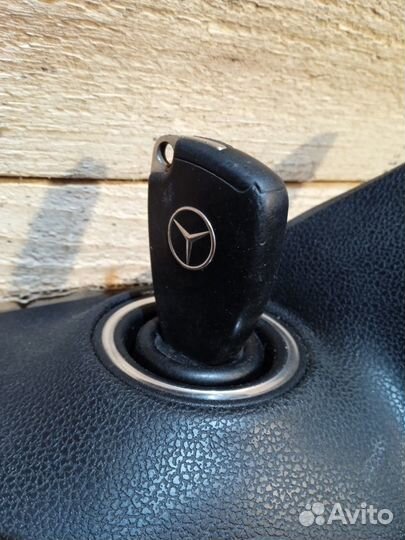 Накладка торпеды Mercedes-Benz ML350 (W164)