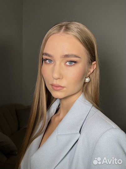 Модель для макияжа