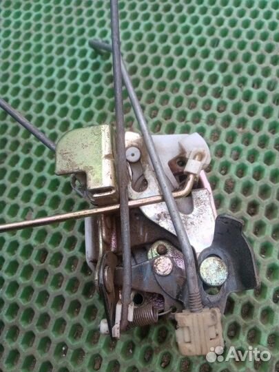 Замок двери передний правый Daewoo Matiz