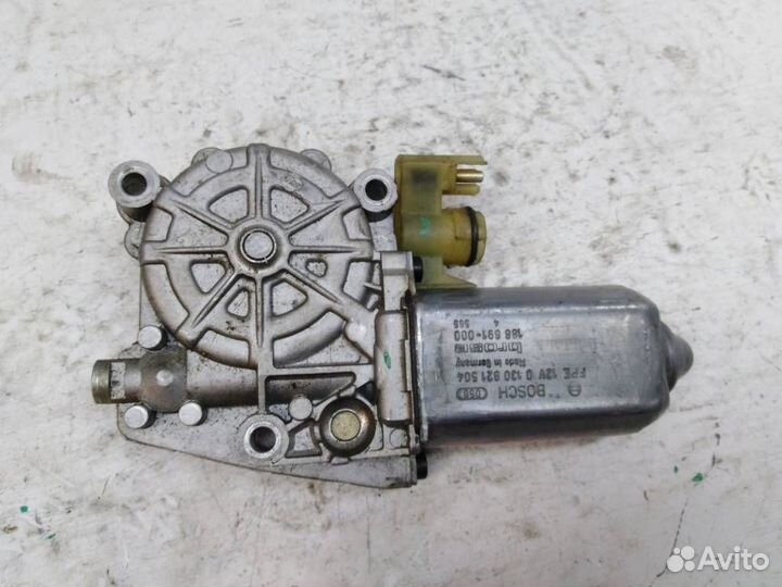 Моторчик переднего левого стеклоподъемника A004820