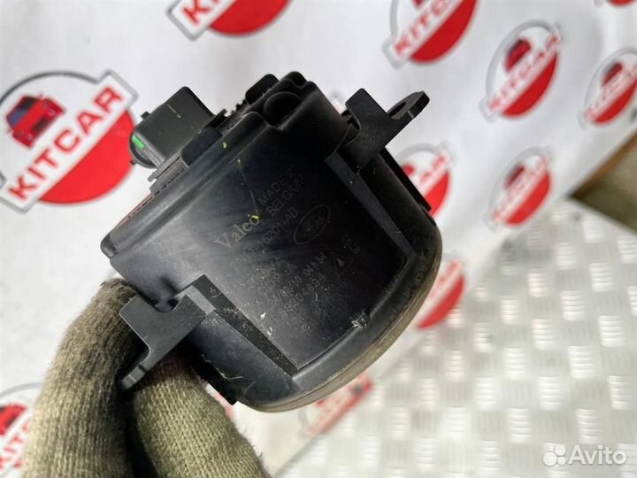 Противотуманка птф правая Ford Focus 2