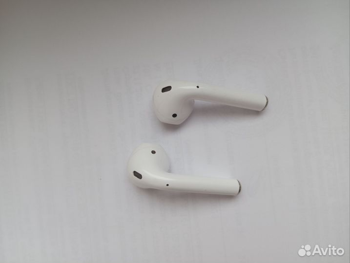 Кейс и Airpods