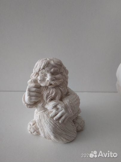 Фигурка домового и бога Род