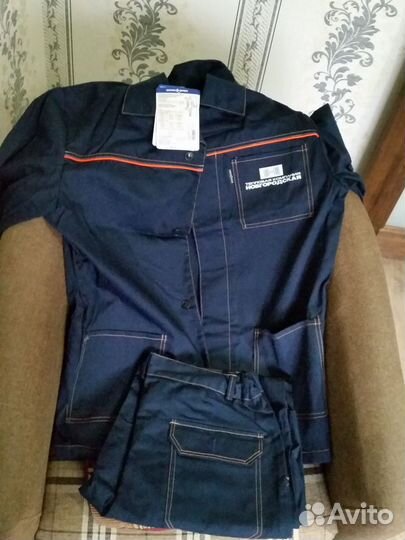 Костюм и халаты рабочие новые