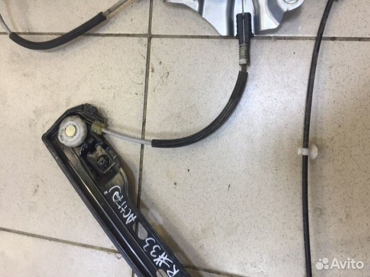 Стеклоподъемник передний правый Opel Astra J