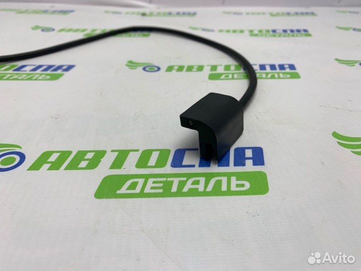 Форсунка омывателя лобового стекла левая Mazda