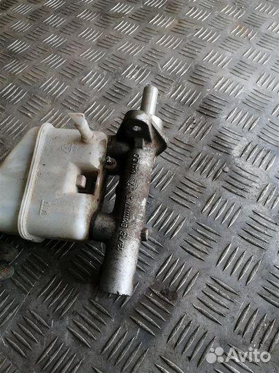 Главный тормозной цилиндр Hyundai Elantra HD G4FC