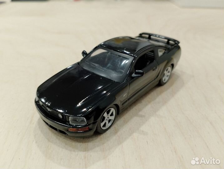 Ford Mustang GT (2005)